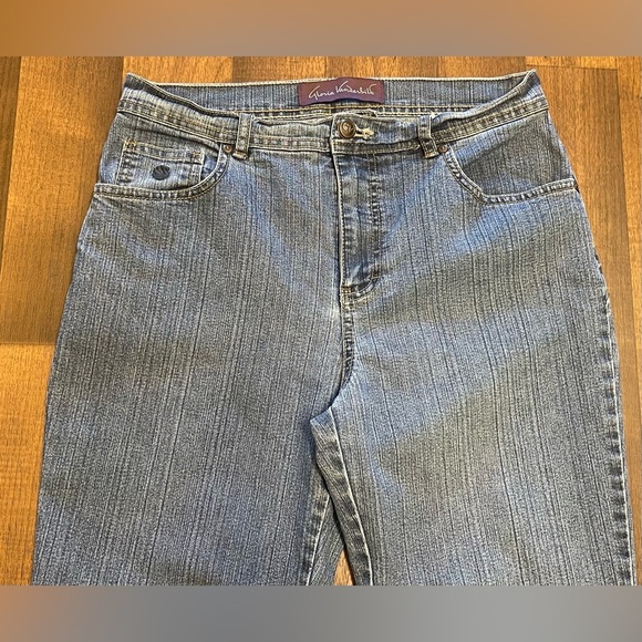 Gloria Vanderbilt Blue Straight Leg Jeans - Picture 6 of 11